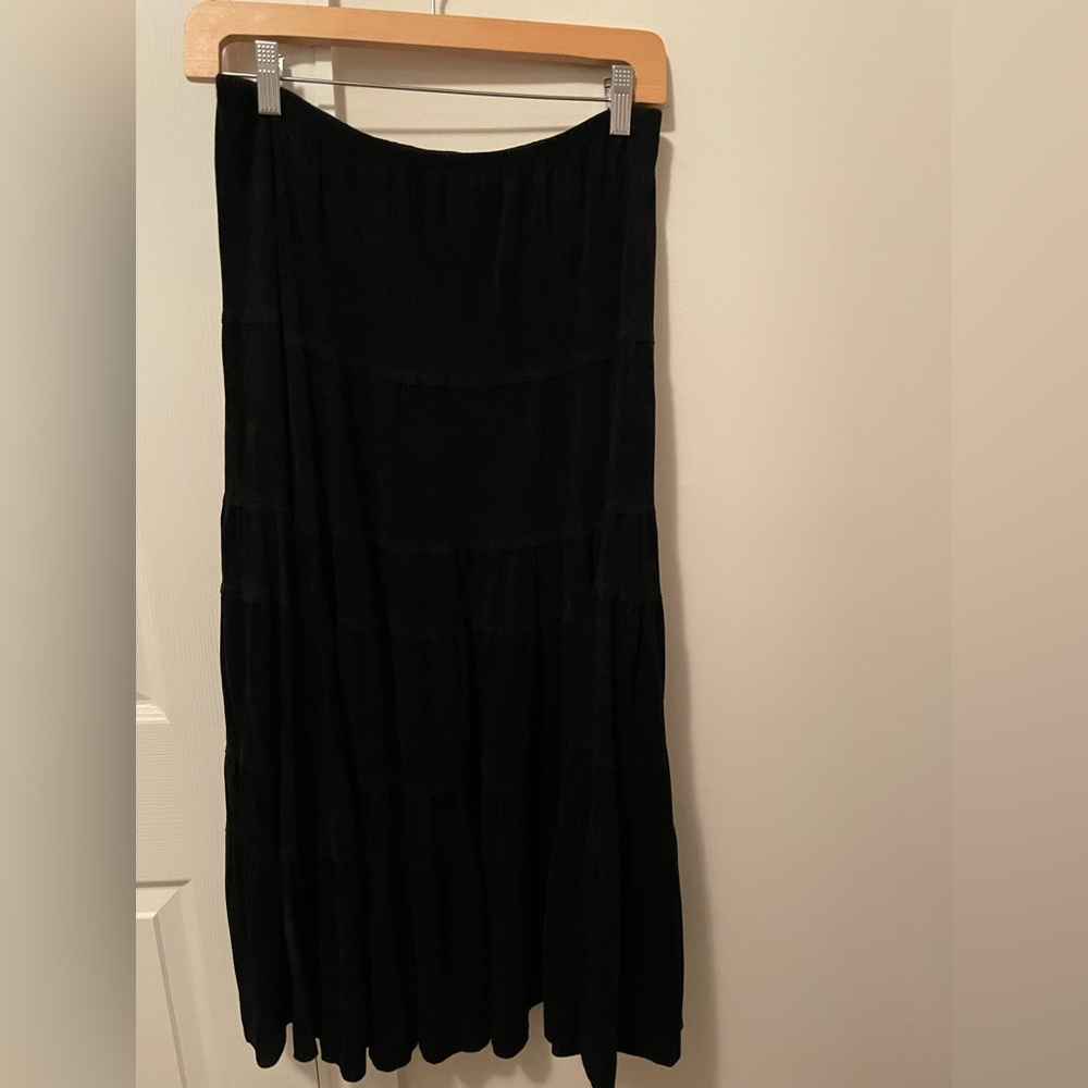 Black faux velvet skirt!